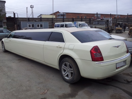 Chrysler 300C — кадр 3 из 6