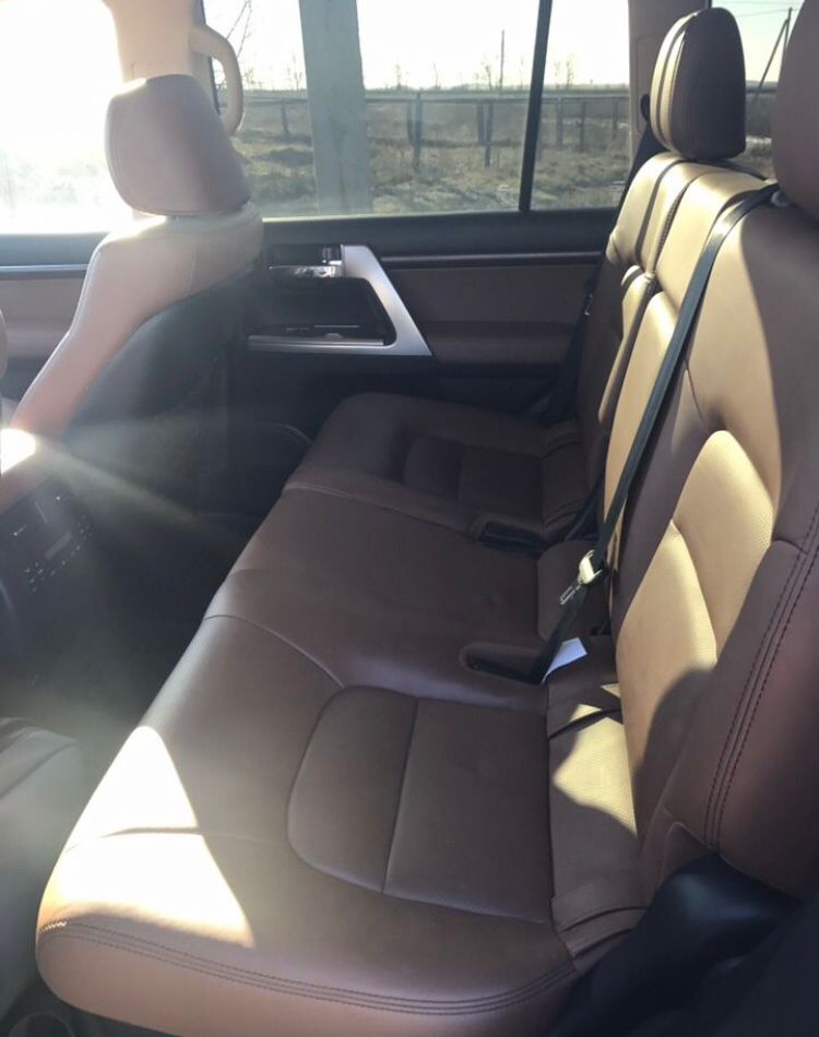Toyota Land Cruiser 200 — кадр 4 из 4