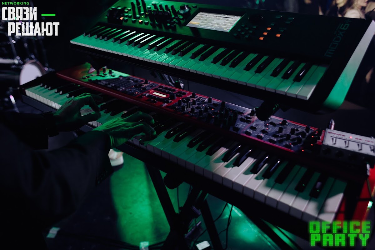 Кавер-группа Funkeys Music Band на мероприятии "Связи решают" в Нижнем Новгороде