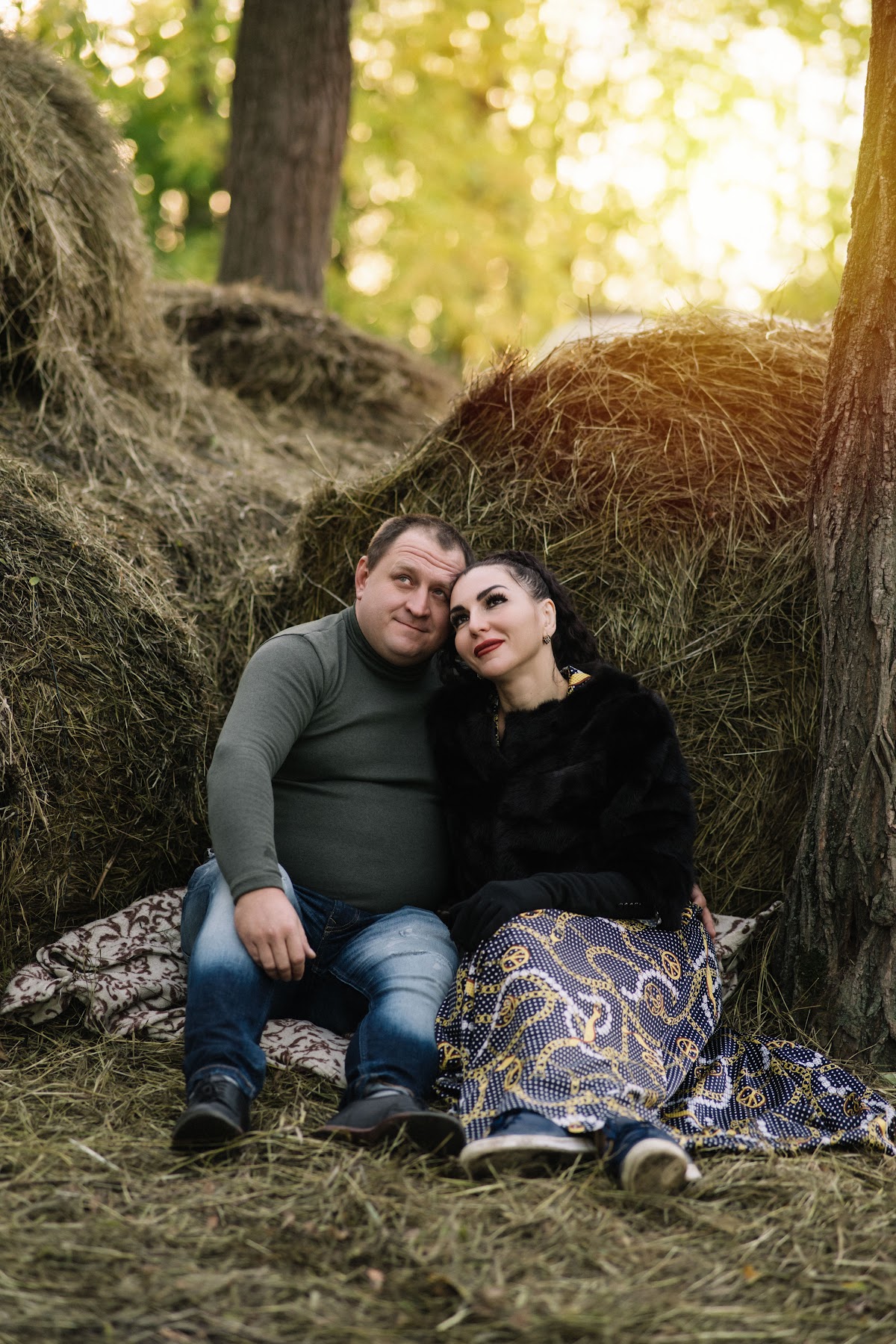 где то в деревне фотосессия с лошадью и парой