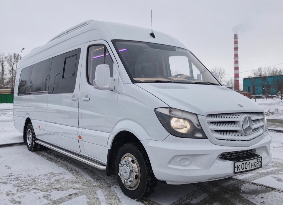 VIP микроавтобуса Mercedes — кадр 4 из 10