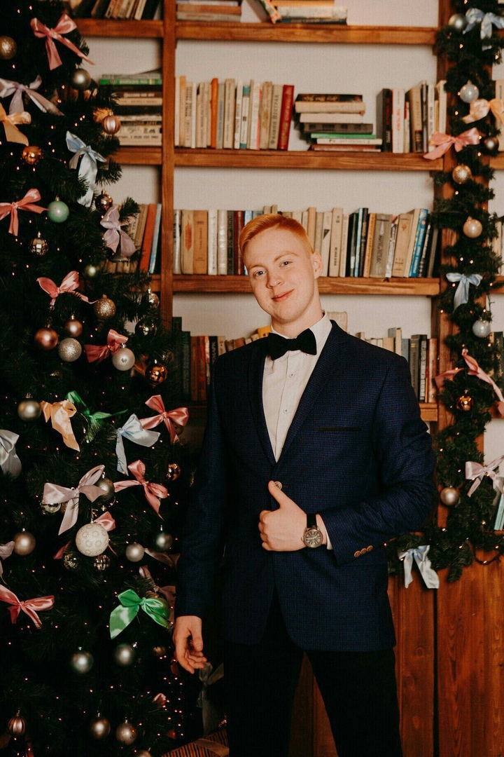 Александр Песков
