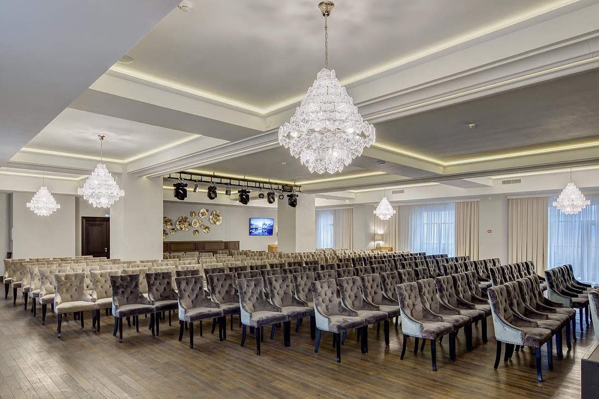 Grand зал — Конференция