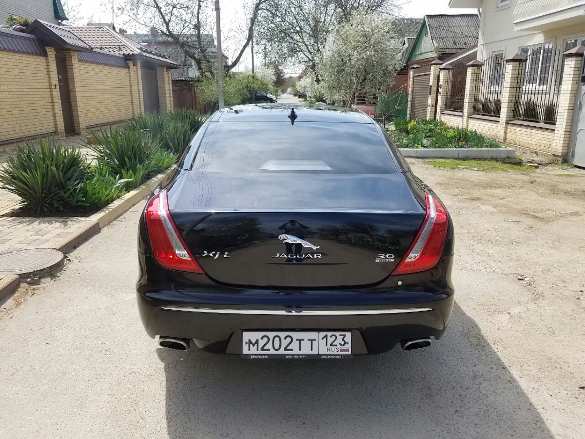 Ягуар XJ — кадр 4 из 12