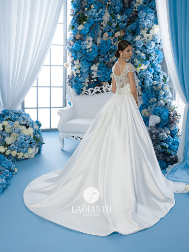 D-7017 Landina — кадр 3 из 3