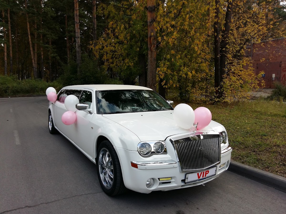 Крайслер 300С De Luxe Long