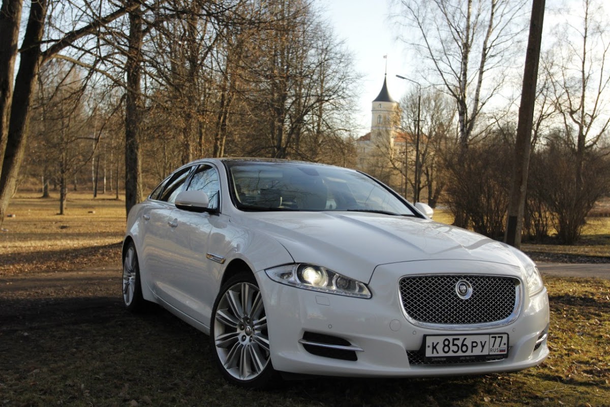 Jaguar XJ