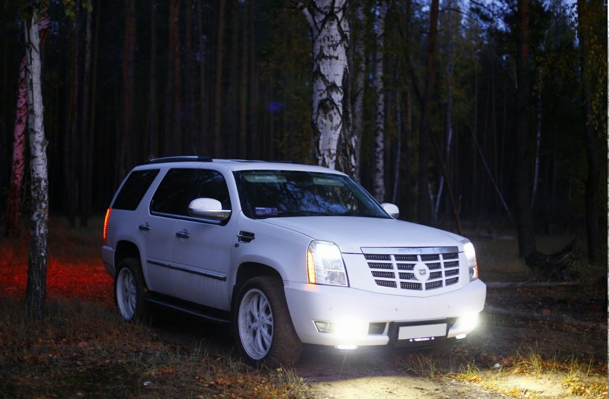 Cadillac Escalade III — кадр 3 из 6