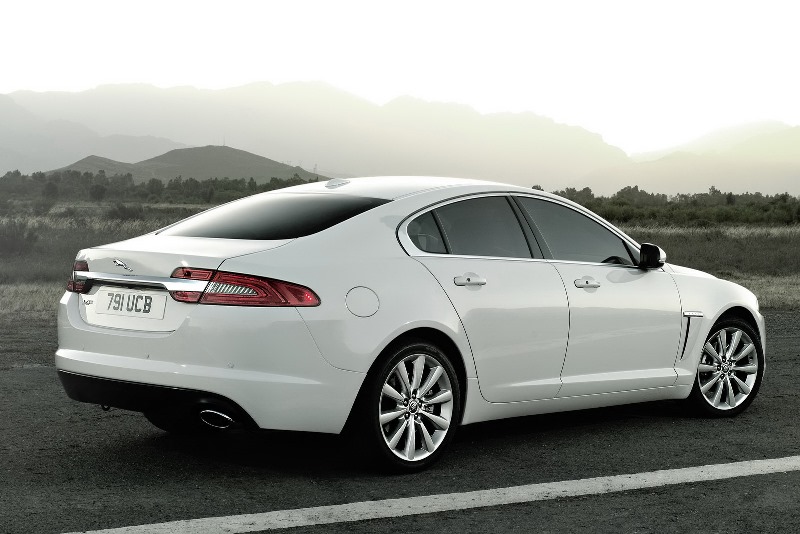 Jaguar XF — кадр 2 из 3