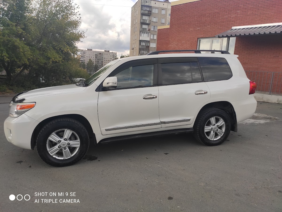 Toyota Land Cruiser 200