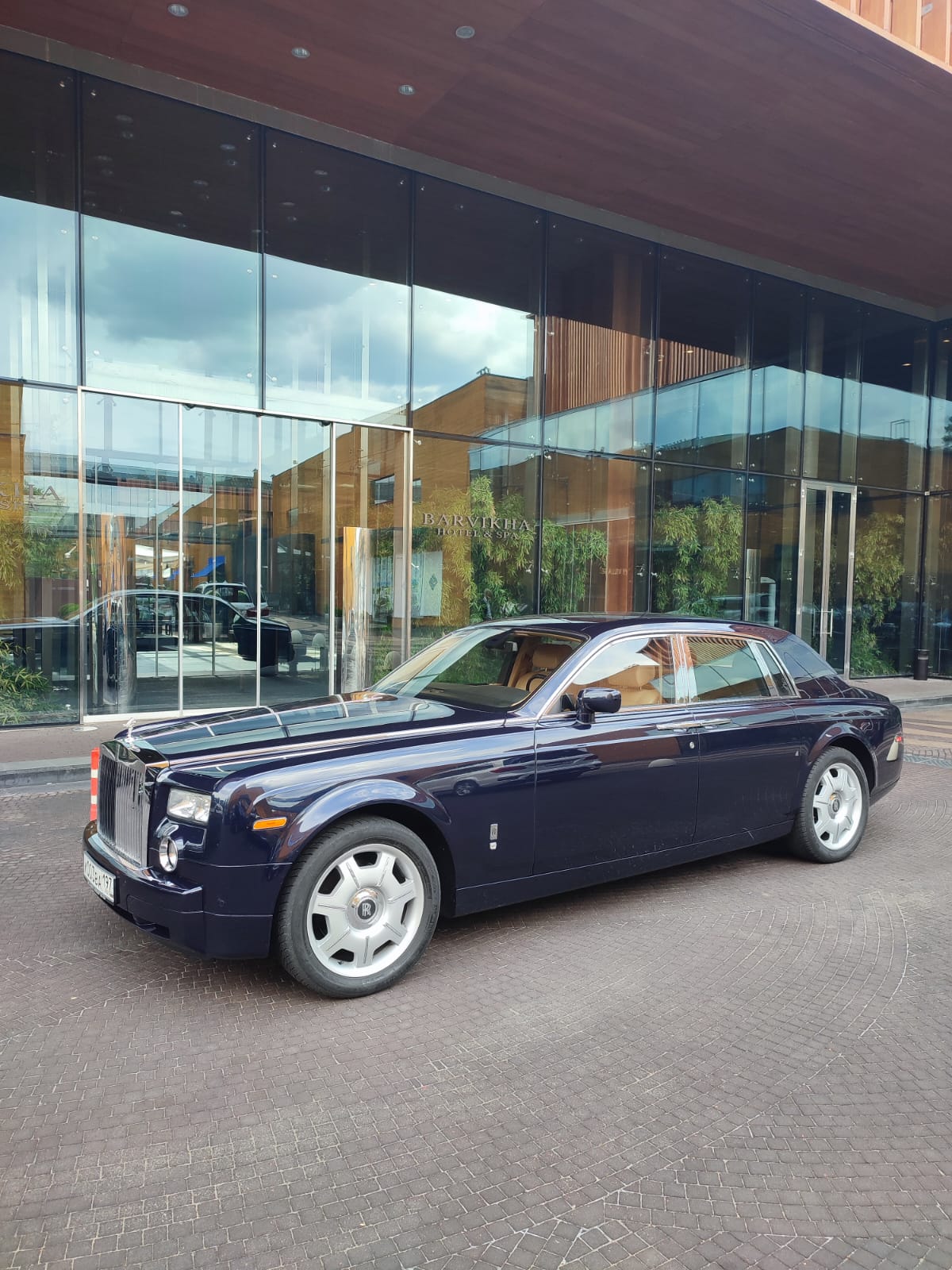 Rolls-Royce — кадр 4 из 12