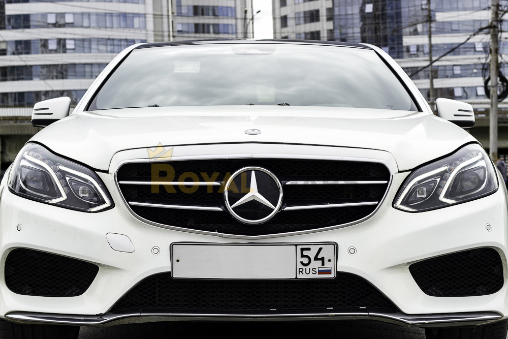 Mercedes-Benz E-class W212 AMG белый