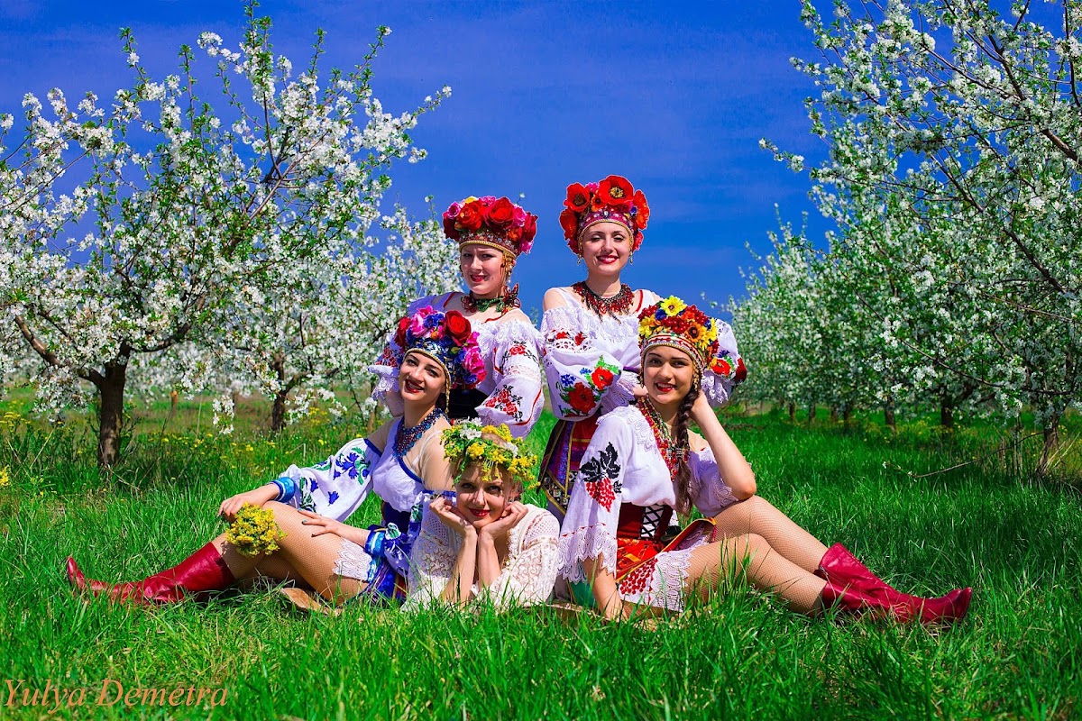 Ой, у вишнэвом, у саду…