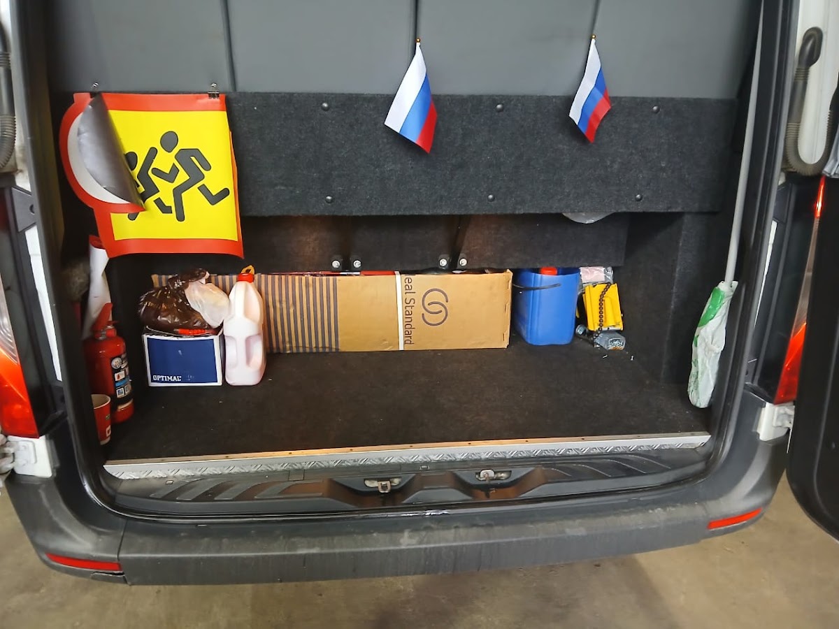 Микроавтобус — кадр 3 из 4