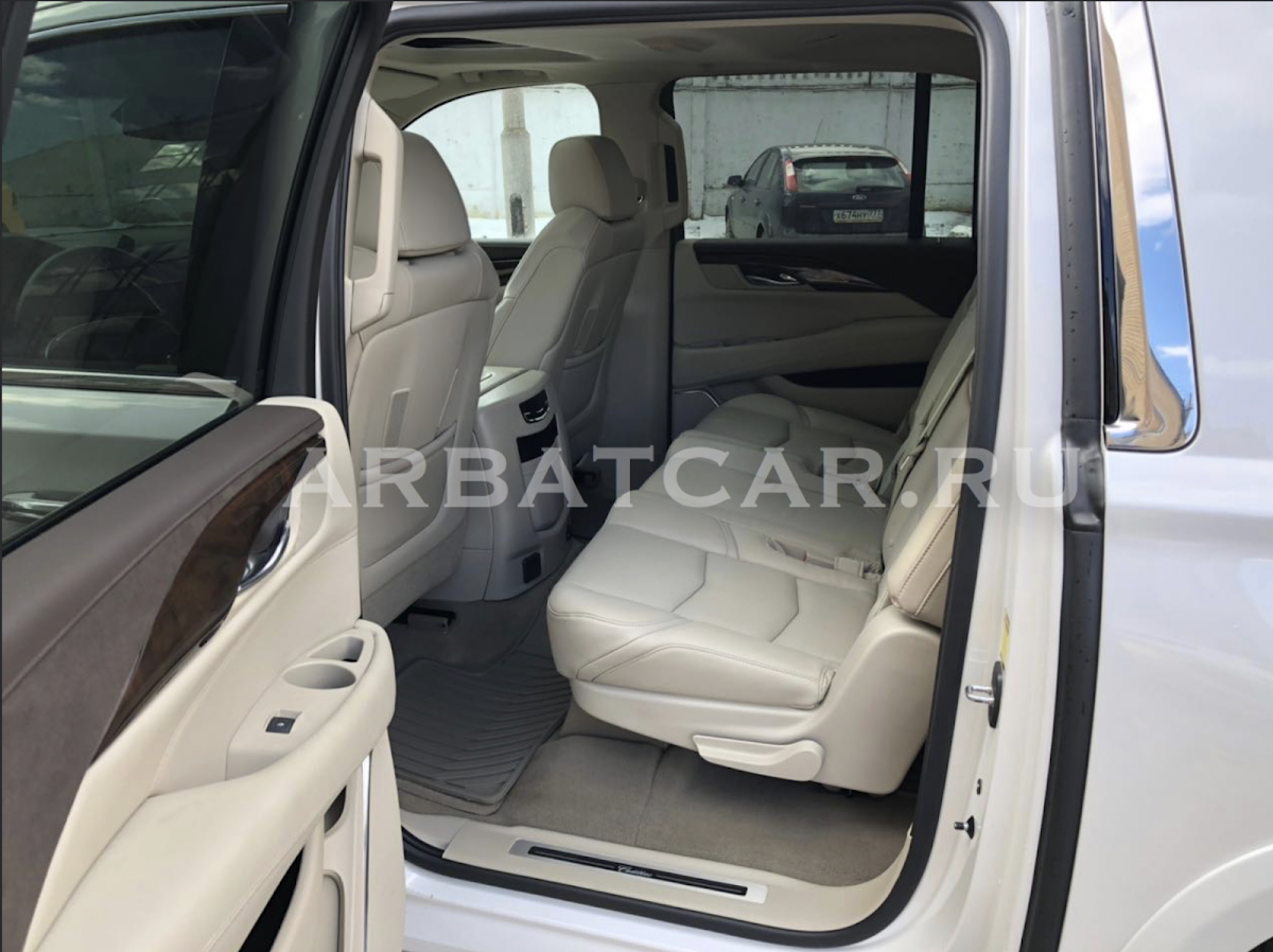 Cadillac Escalade (IV) белый на светлом салоне
