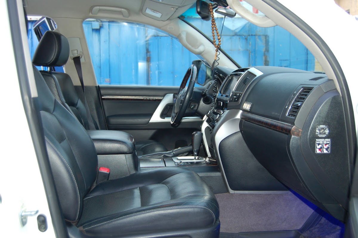 Toyota Land Cruiser 200