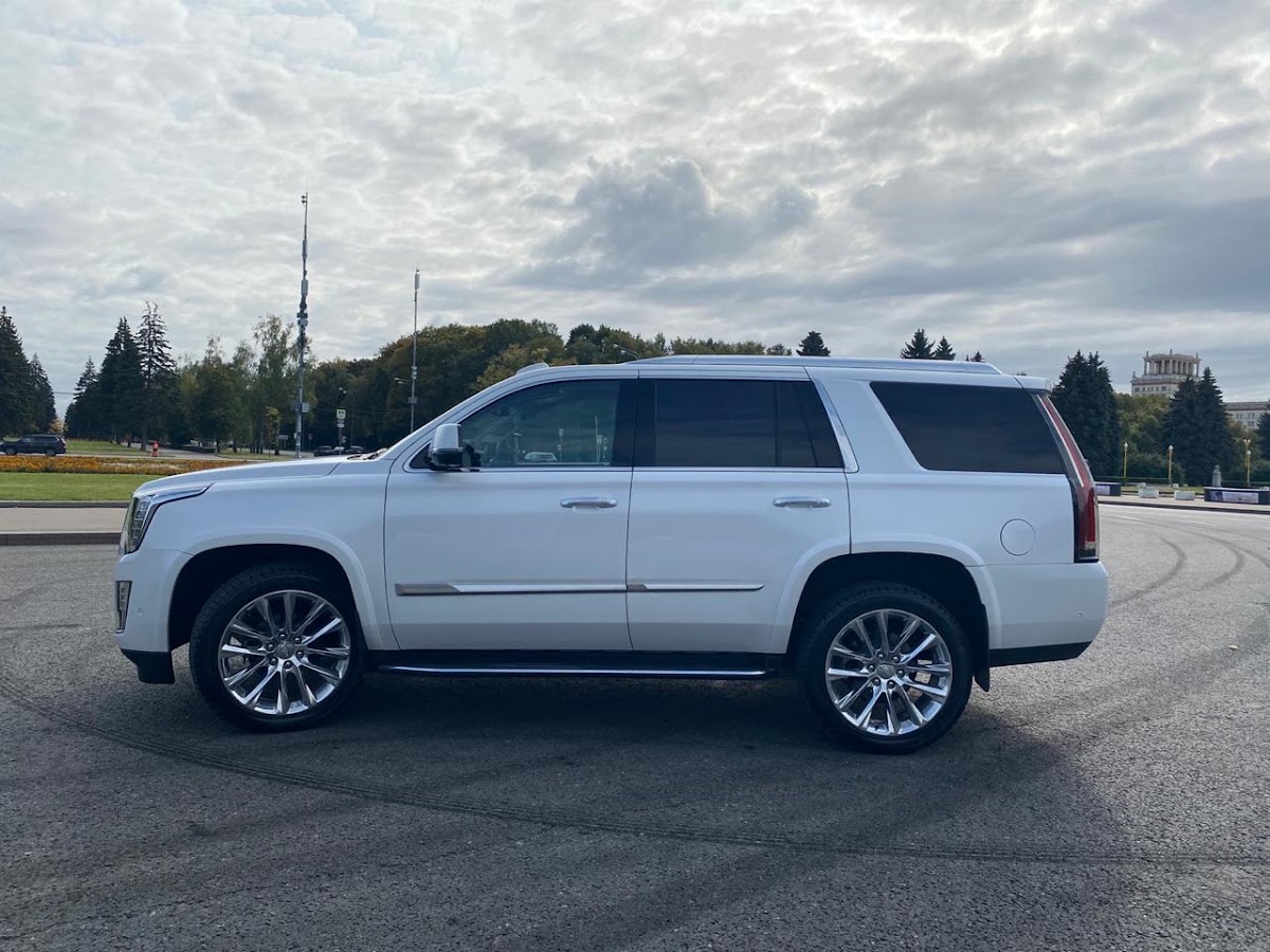 Cadillac Escalade 4 — кадр 5 из 8