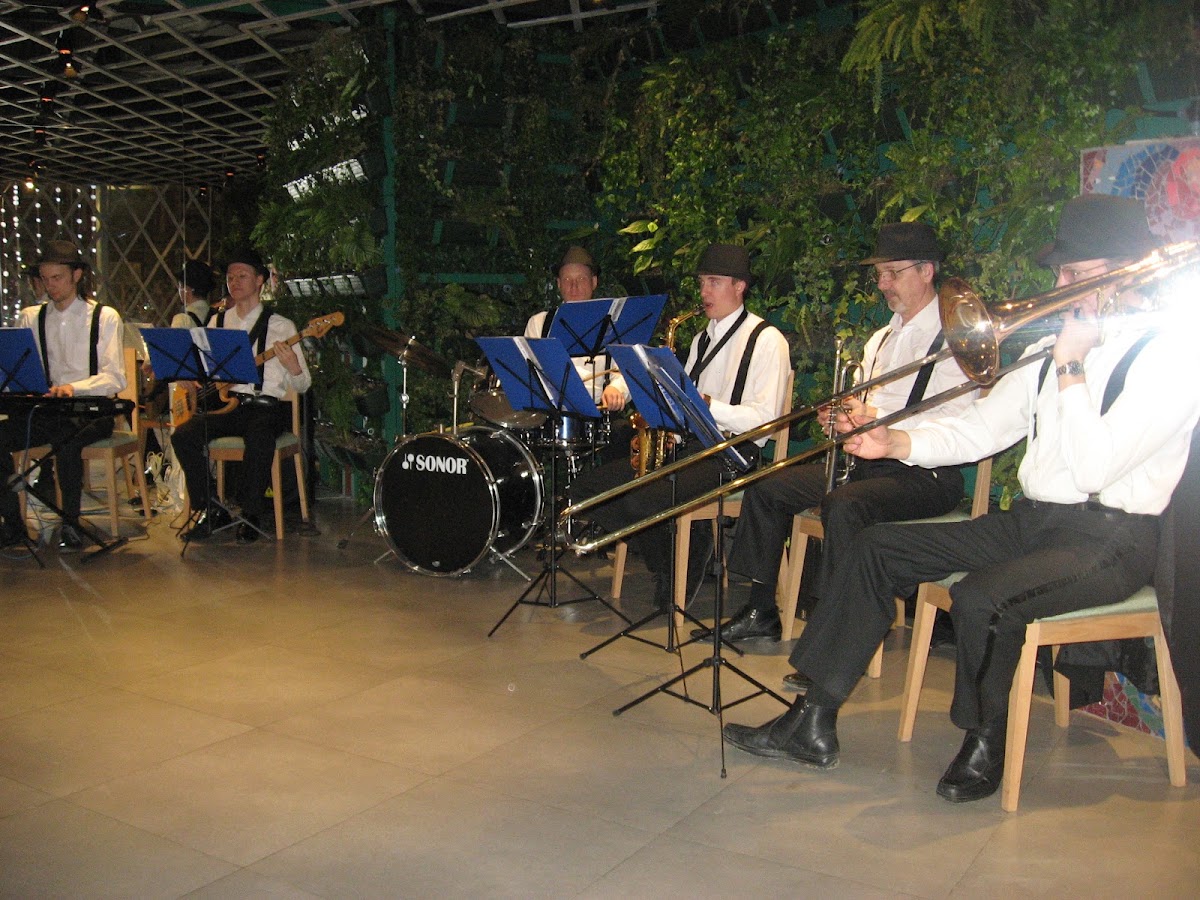 Эстрадный оркестр "Evergreen Dance Band"