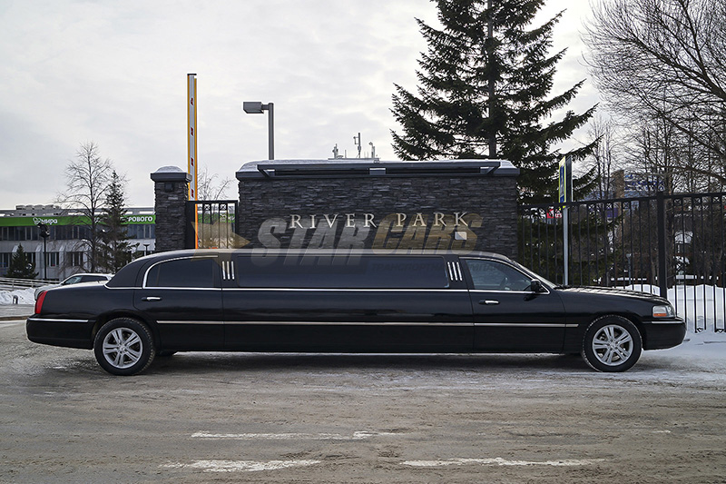 Lincoln Town Car (10 мест)