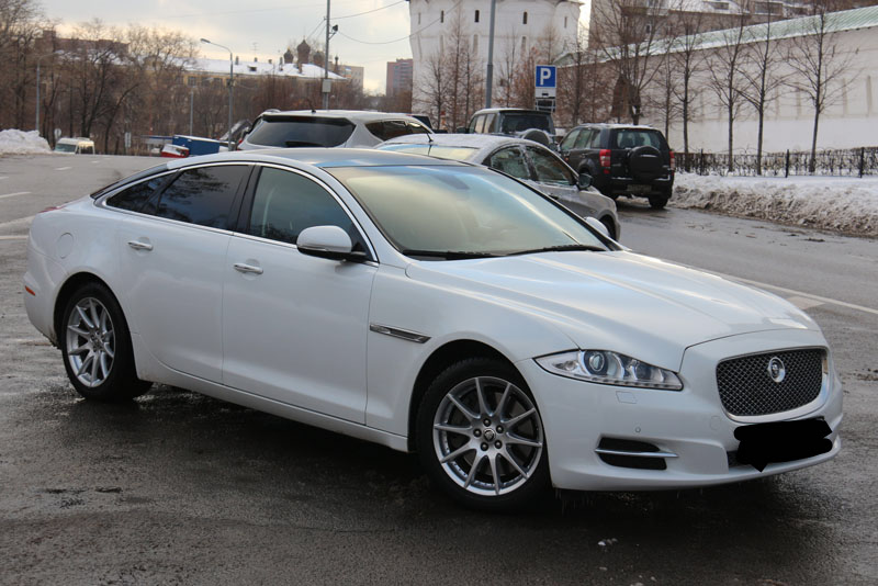 Jaguar XJ