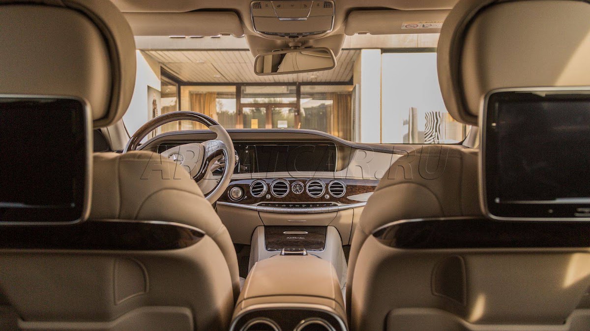 Mercedes Maybach белый на бежевом салоне