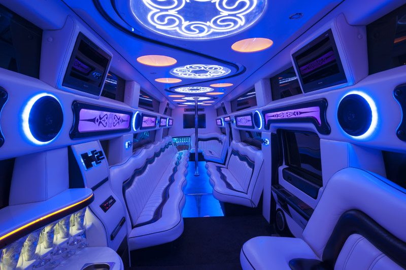 Хаммер H2 MEGA BUS