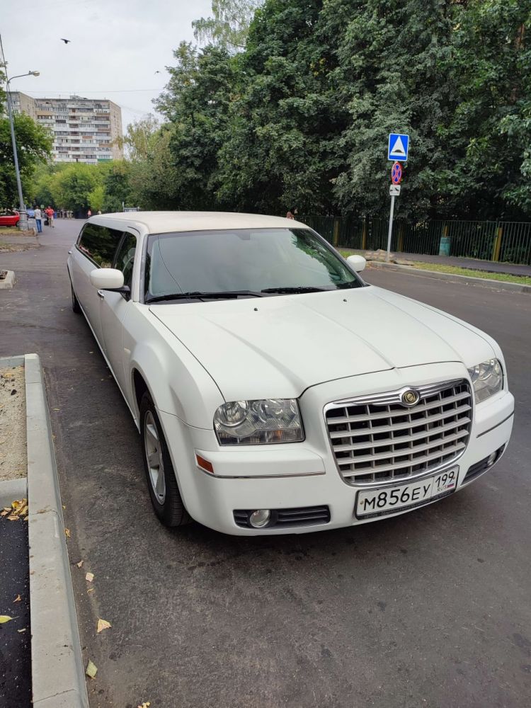 Крайслер 300С — кадр 3 из 6