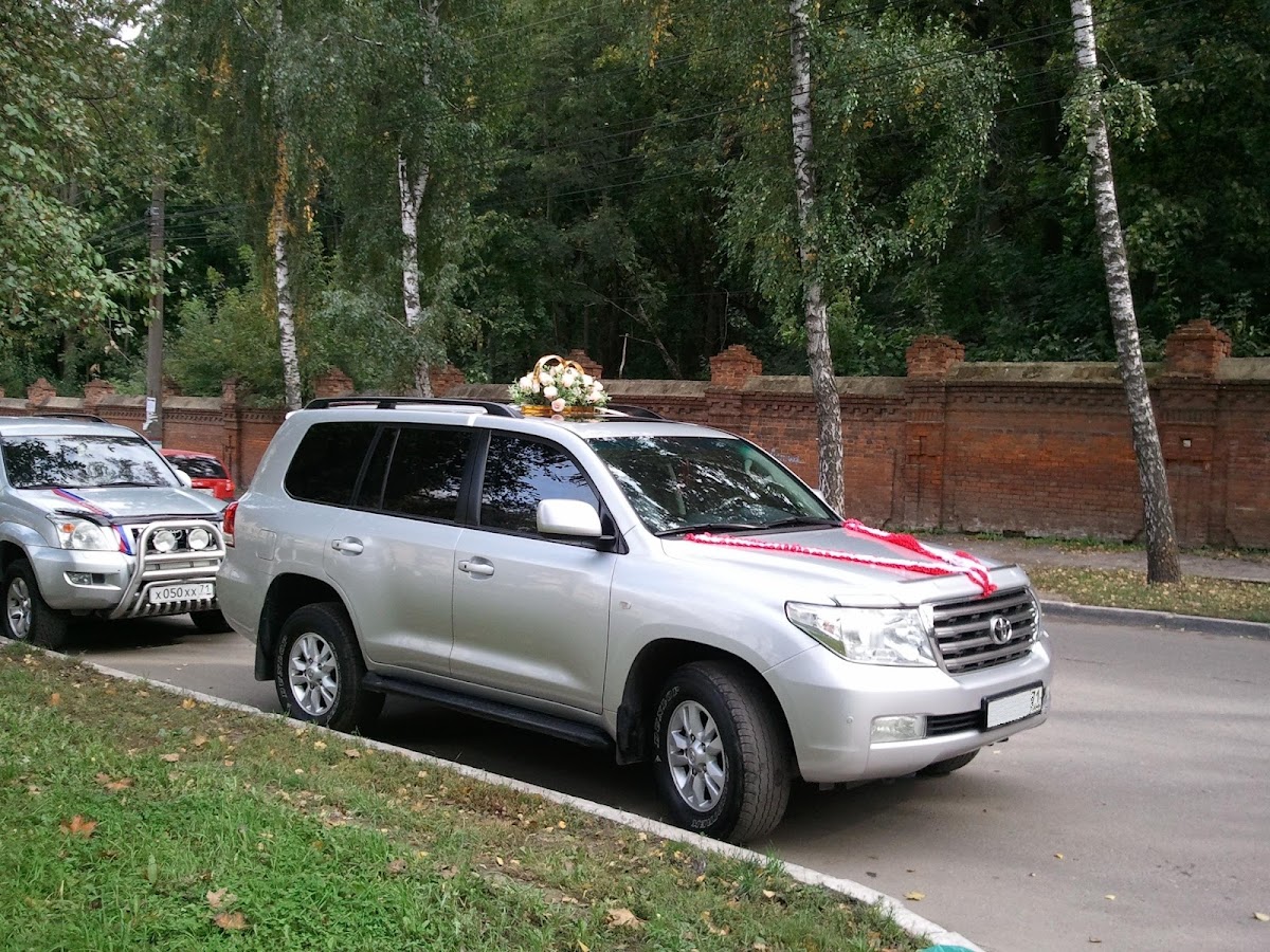 Toyota Land Cruiser 200 — кадр 2 из 10