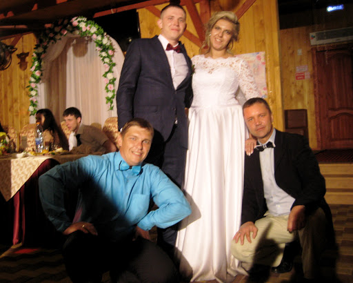 С МОЛОДОЖЁНАМИ