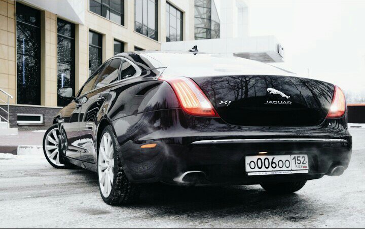 Jaguar XJ