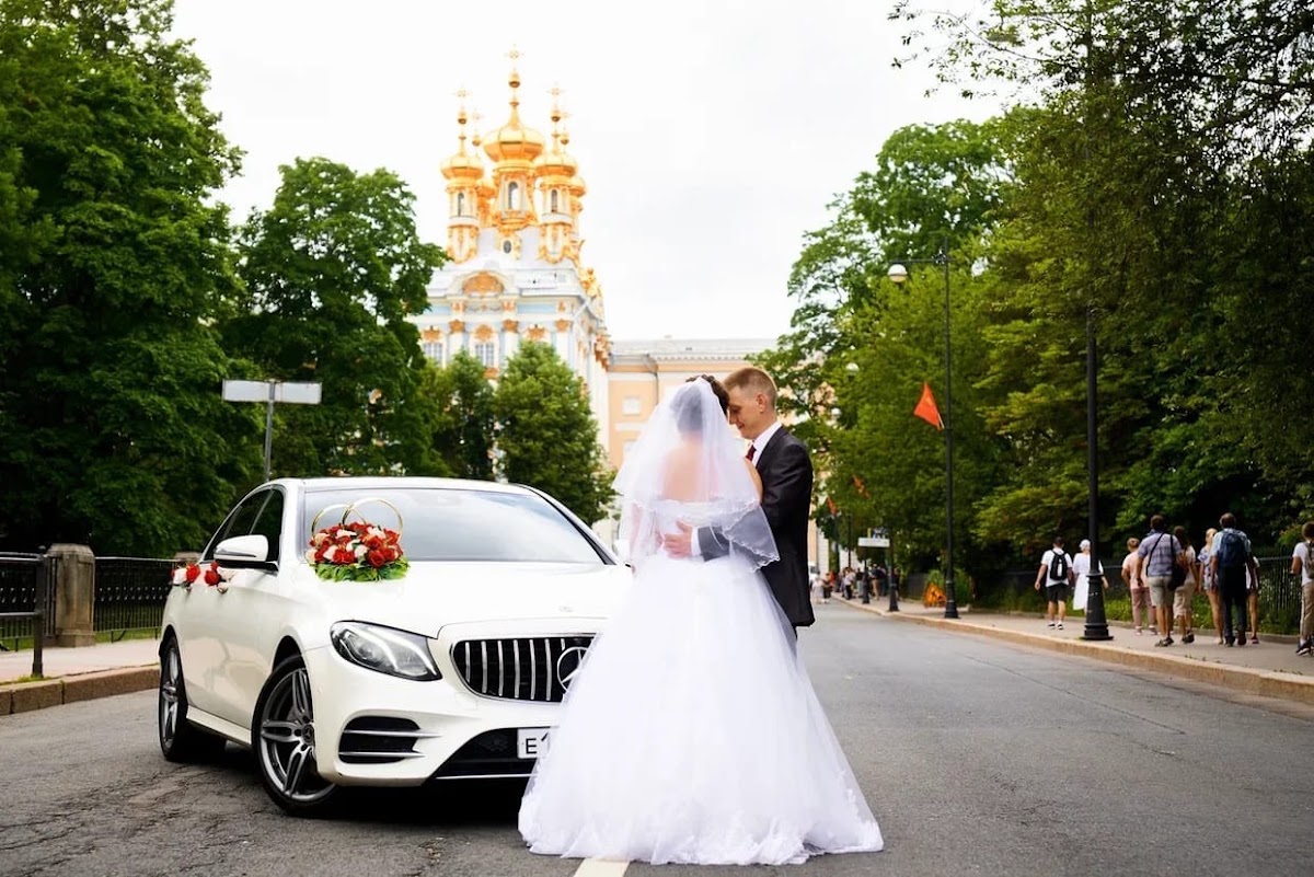 Кортеж из автомобилей Мерседес