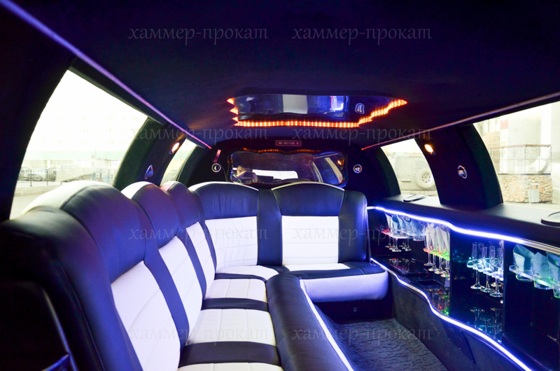 Линкольн Таун Кар — кадр 4 из 6