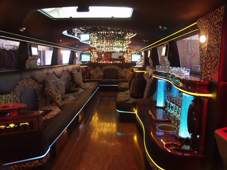 Hummer H2 Super Stretch 200 — кадр 3 из 3