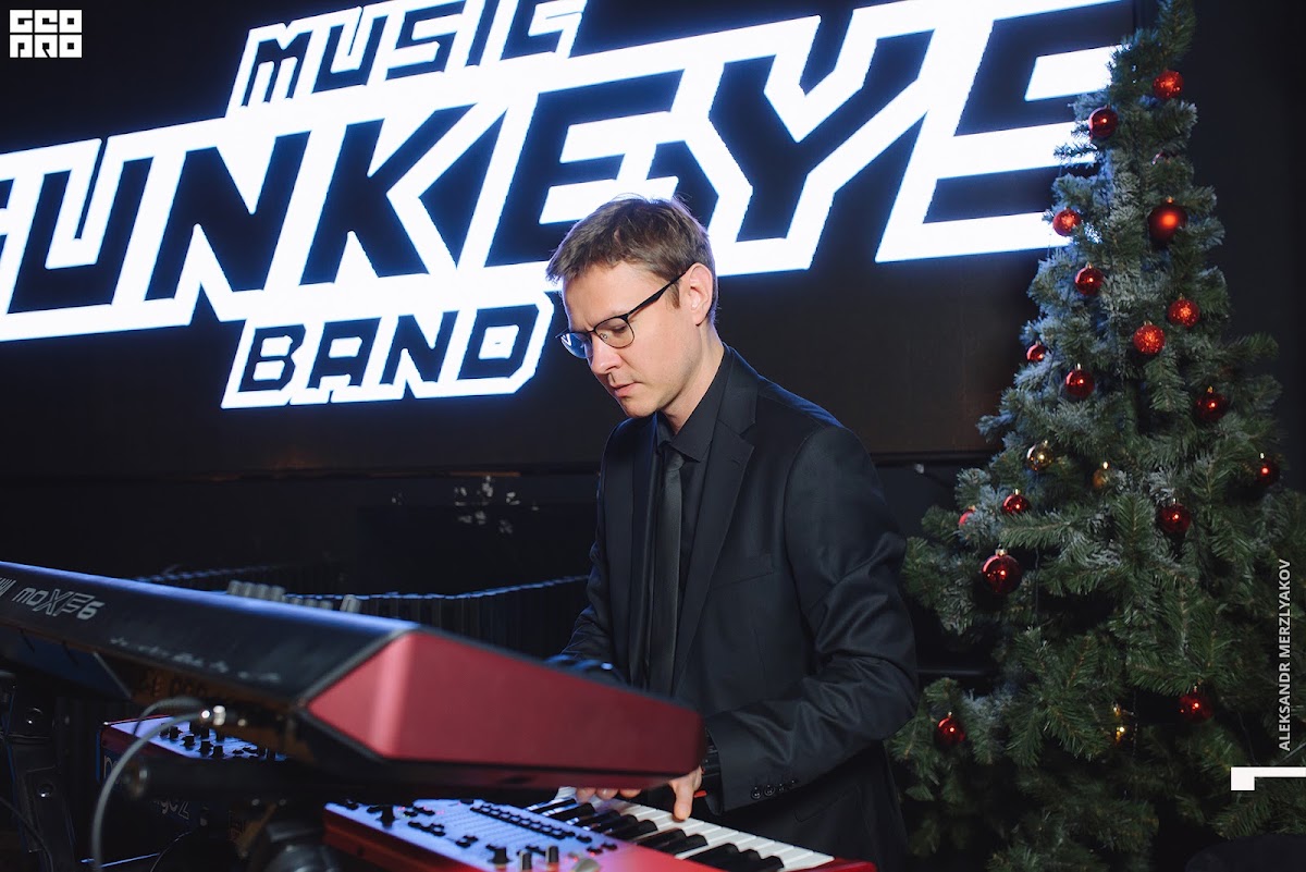 Кавер-группа на свадьбу Нижний Новгород Funkeys Music Band|Рождество в ресторане RIBS