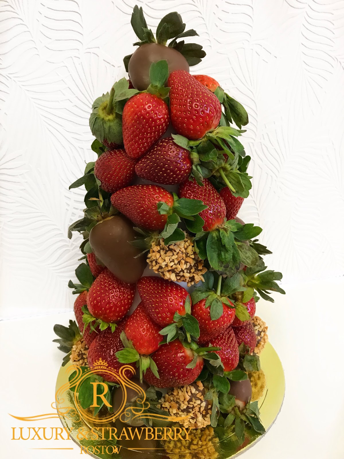 LUXURY & STRAWBERRY