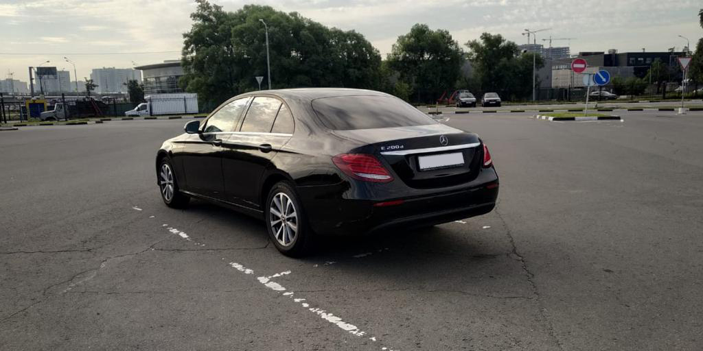 Mercedes E 213 — кадр 3 из 7