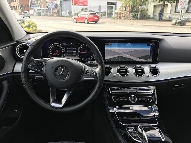 Mercedes E-Class — кадр 5 из 5