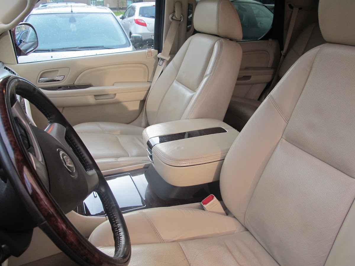 Cadillac Escalade — кадр 5 из 6