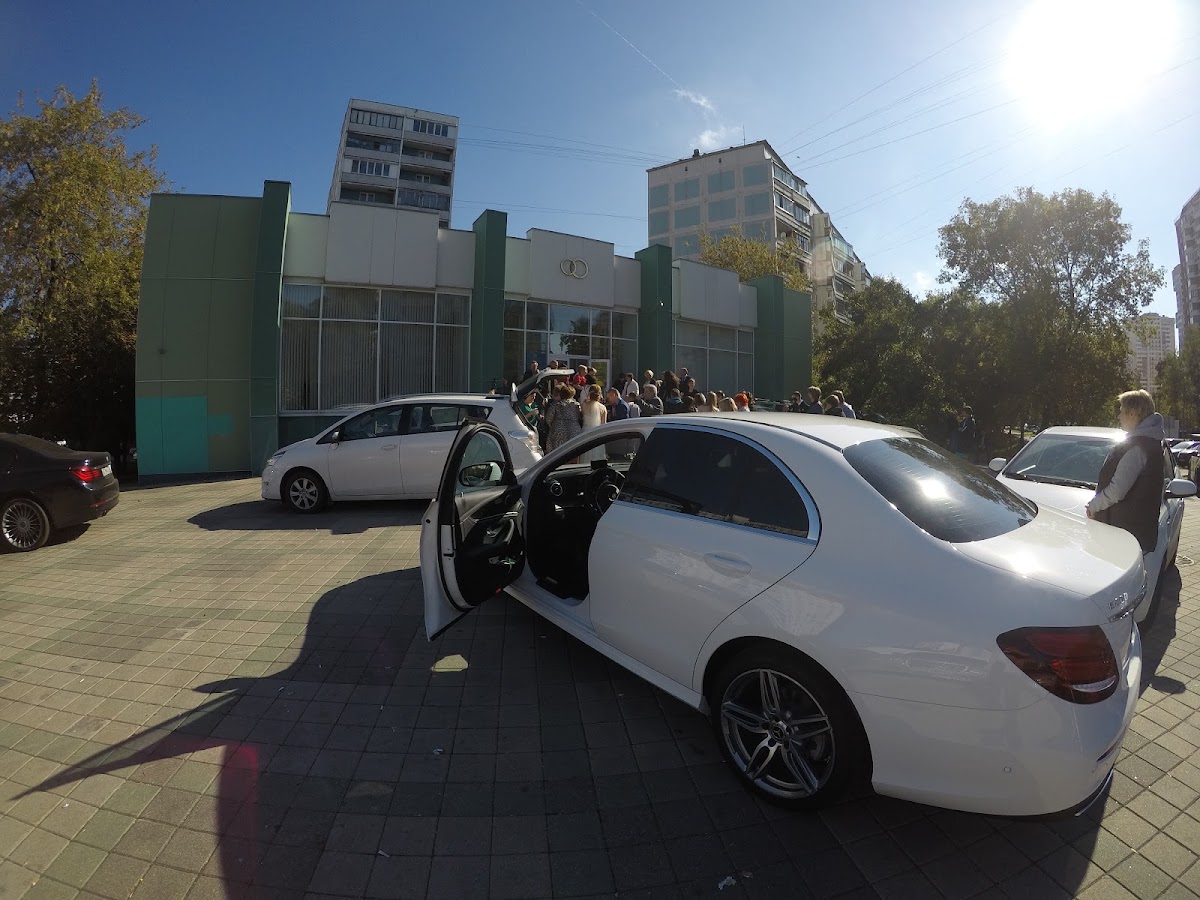 Mercedes E-200 AMG (213) — кадр 4 из 11