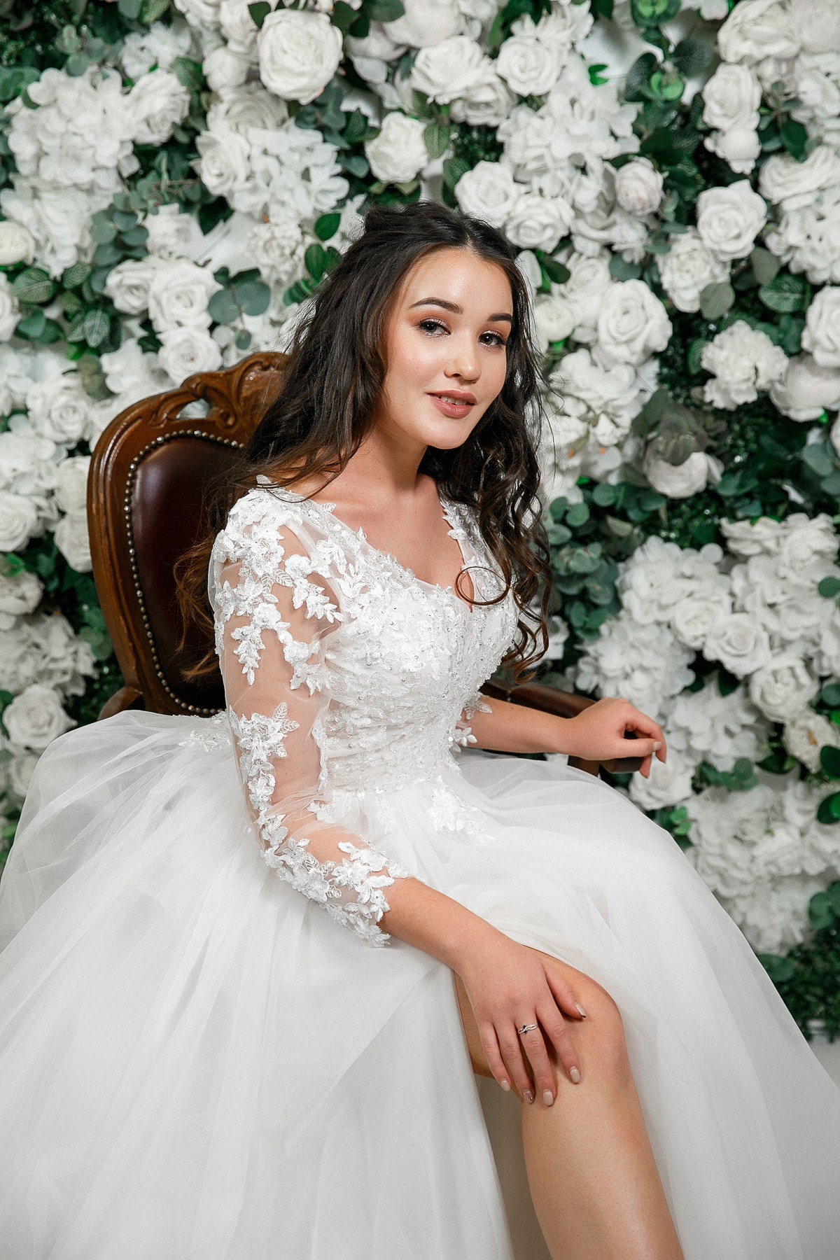 Свадебное платье — кадр 2 из 3