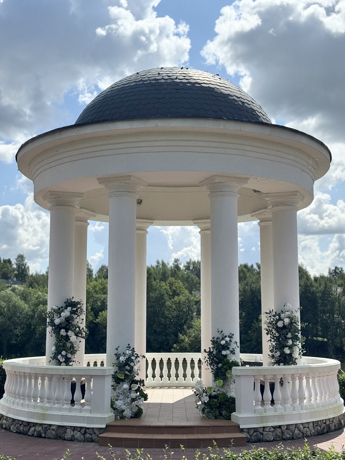 Зелено-бежевая с Ротондой