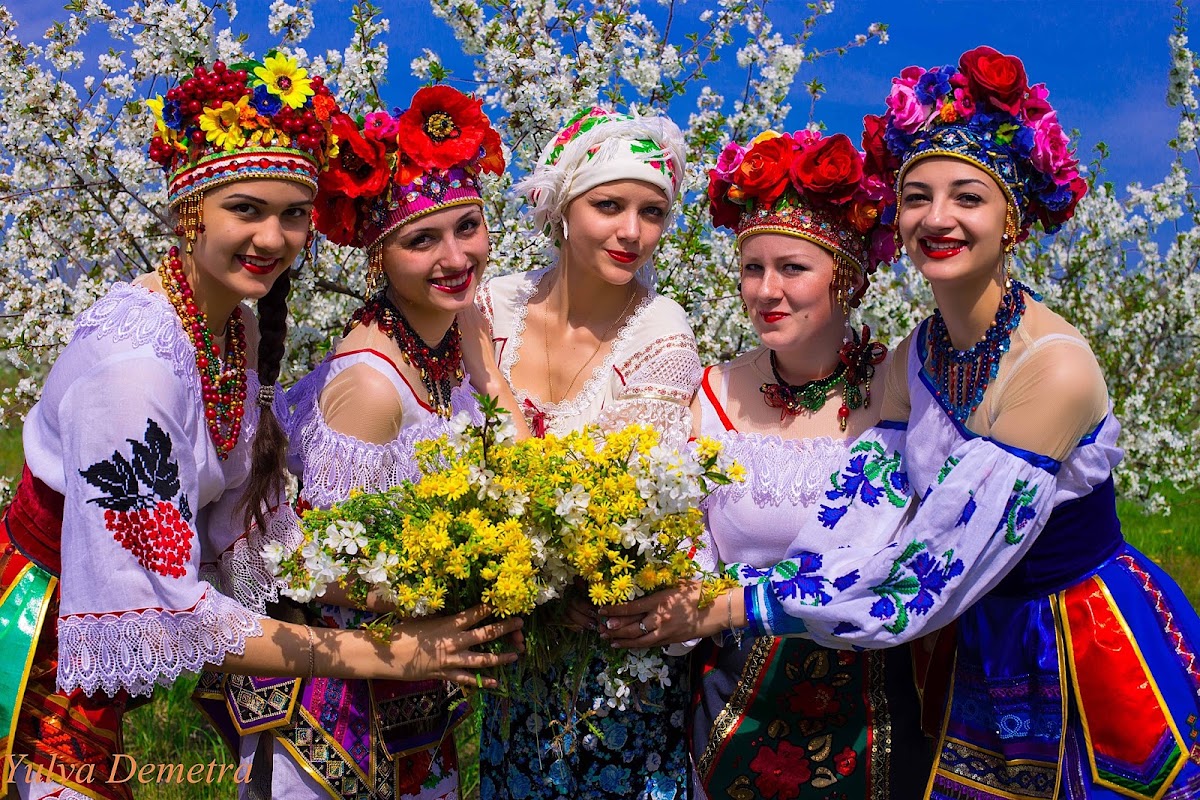 Ой, у вишнэвом, у саду…