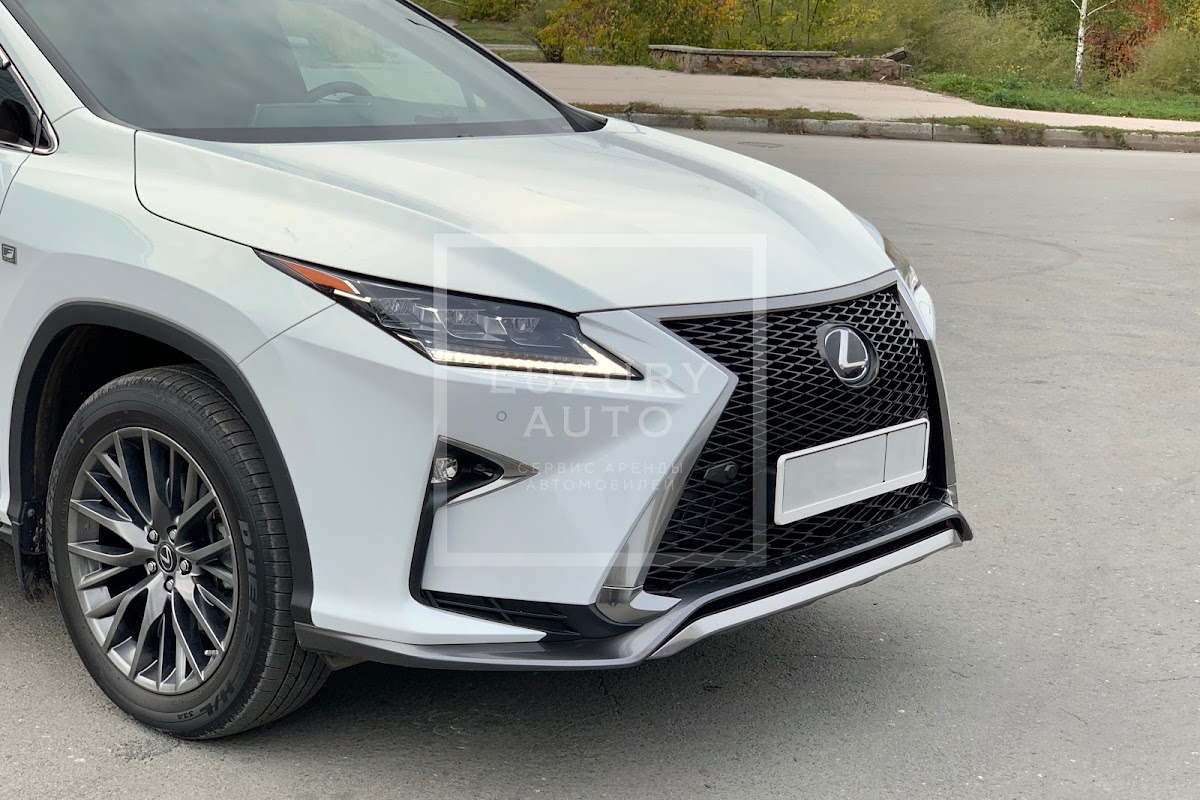 Lexus LX 300