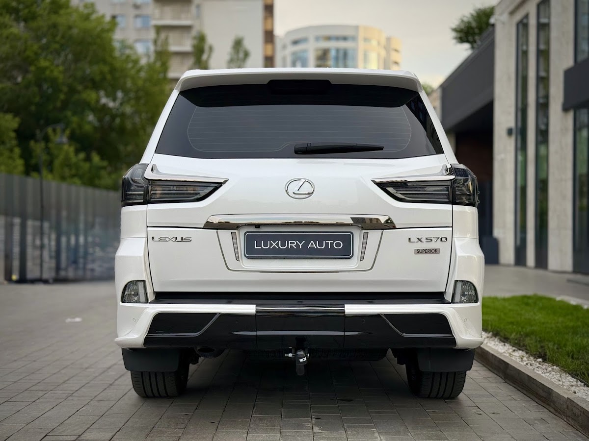 Lexus LX570