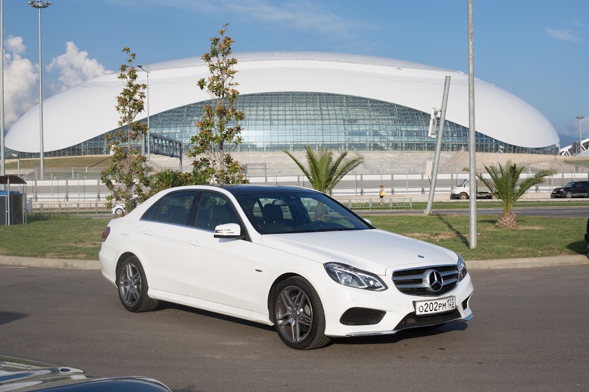 Mercedes-Benz E200