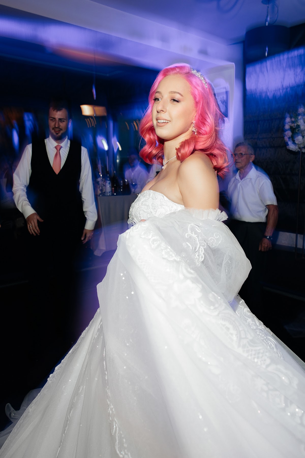 Кадр 64 из 77