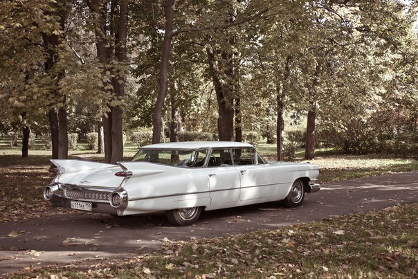 Cadillac DeVille 1959 — кадр 2 из 5