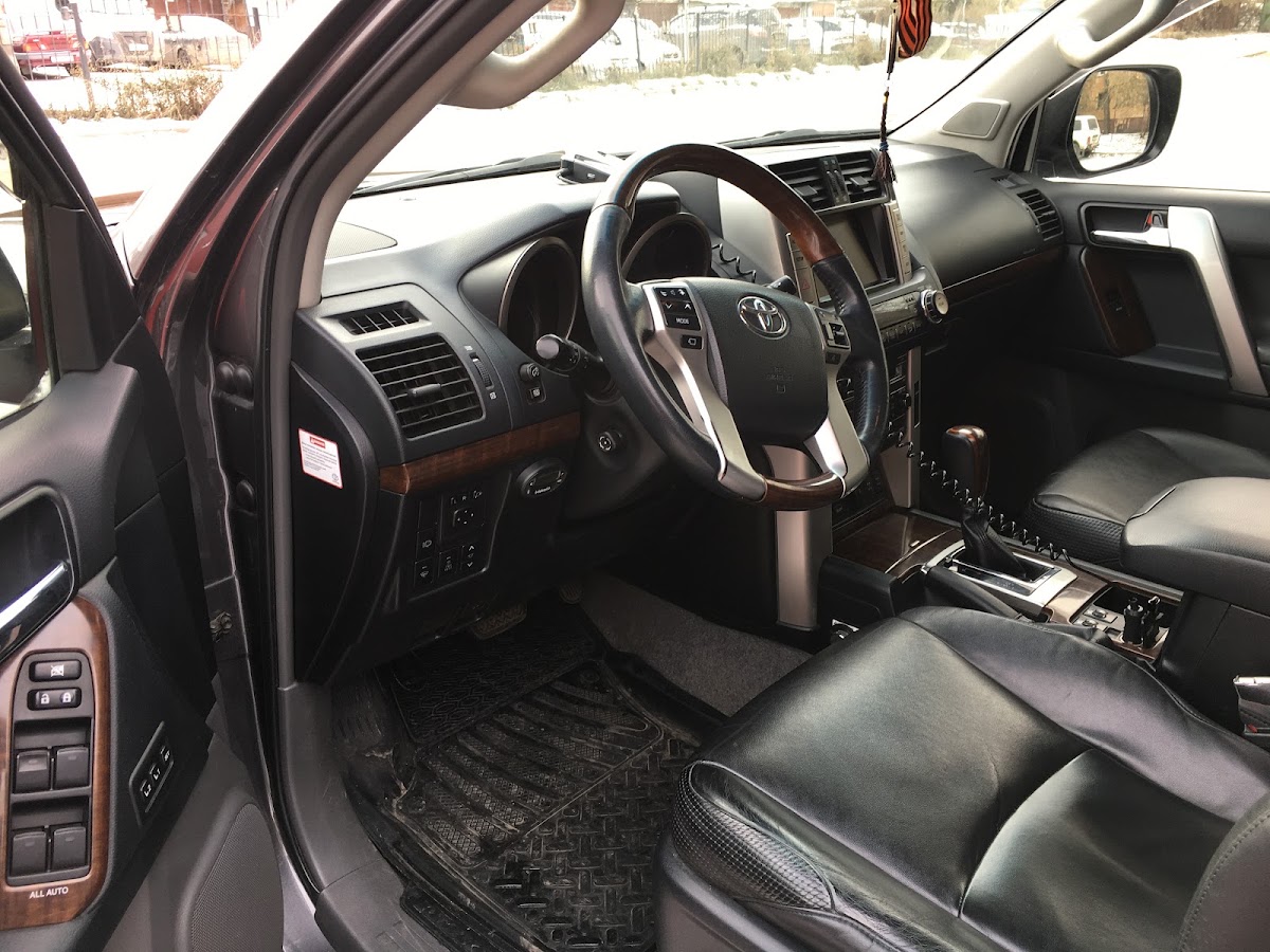 TOYOTA LC PRADO — кадр 3 из 4