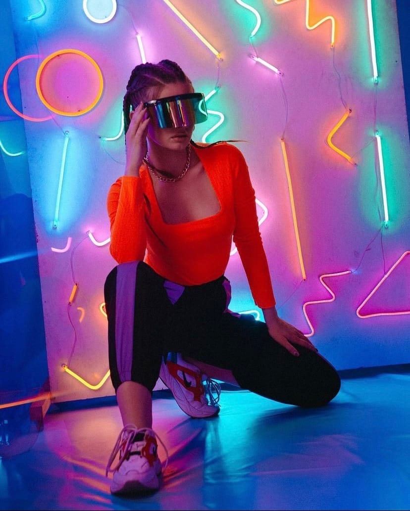 NeonСast — кадр 4 из 53