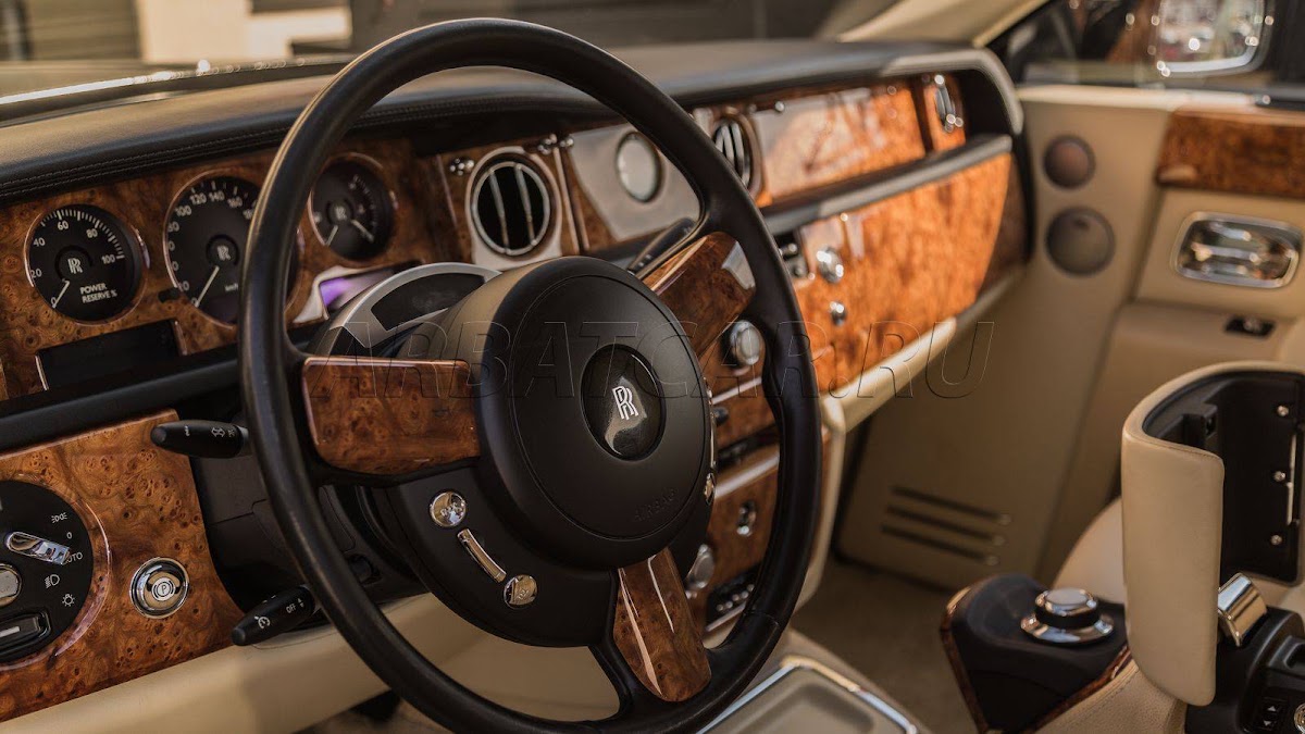 Rolls-Royce Phantom длинная база, черный